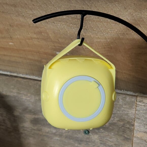 Silicone Face Exfoliating Brush - Soap Dispenser. - Picture 3 of 12